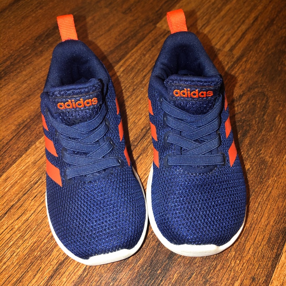 Adidas Sneakers